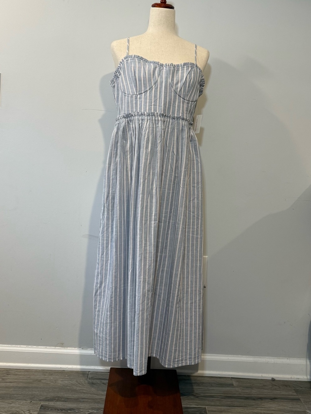 Lucky Brand Blue and White Striped Spaghetti-Strap do Maxi Dress